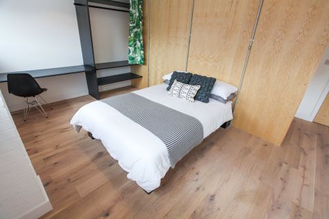 Kempston Street L3, Room to rent