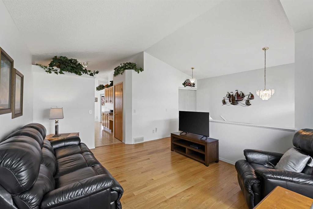 Additional image 6 of 272 Saddlemead Road NE, Calgary, AB, T3J 4J4