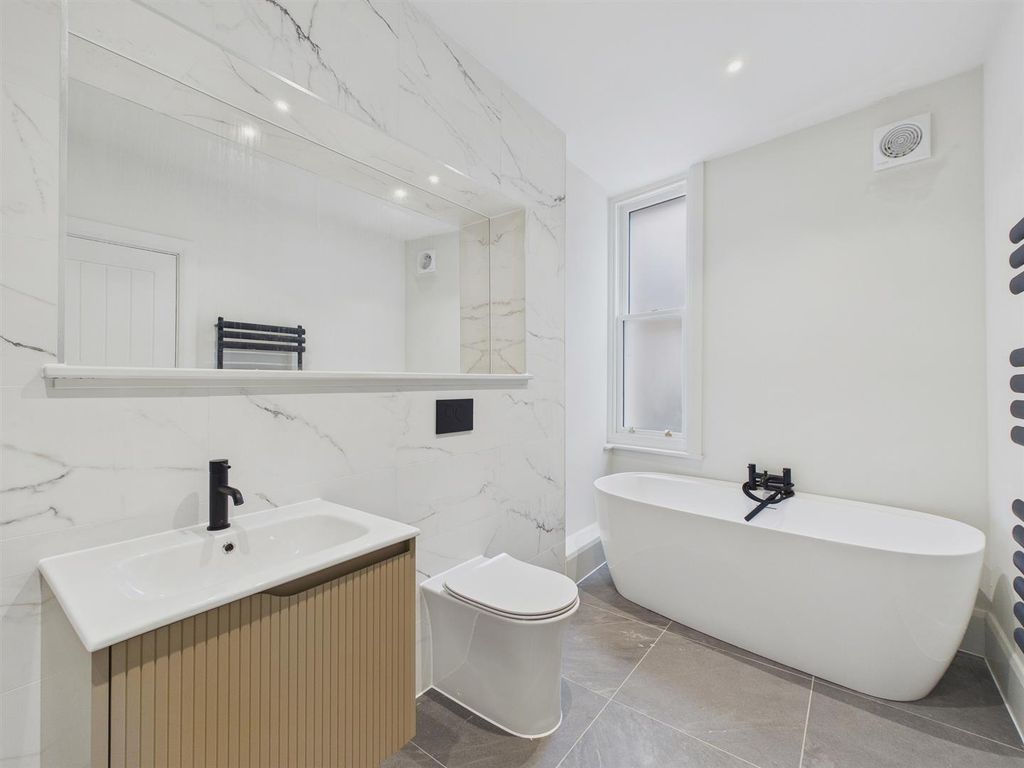 Additional image 10 of 1 bed flat for saleGreat Malvern, Malvern WR14