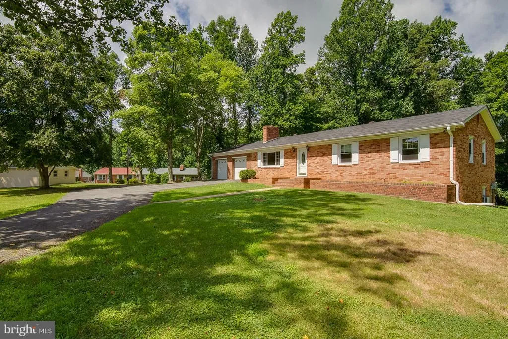 6611 Davis Ford Road, Manassas, VA 20111