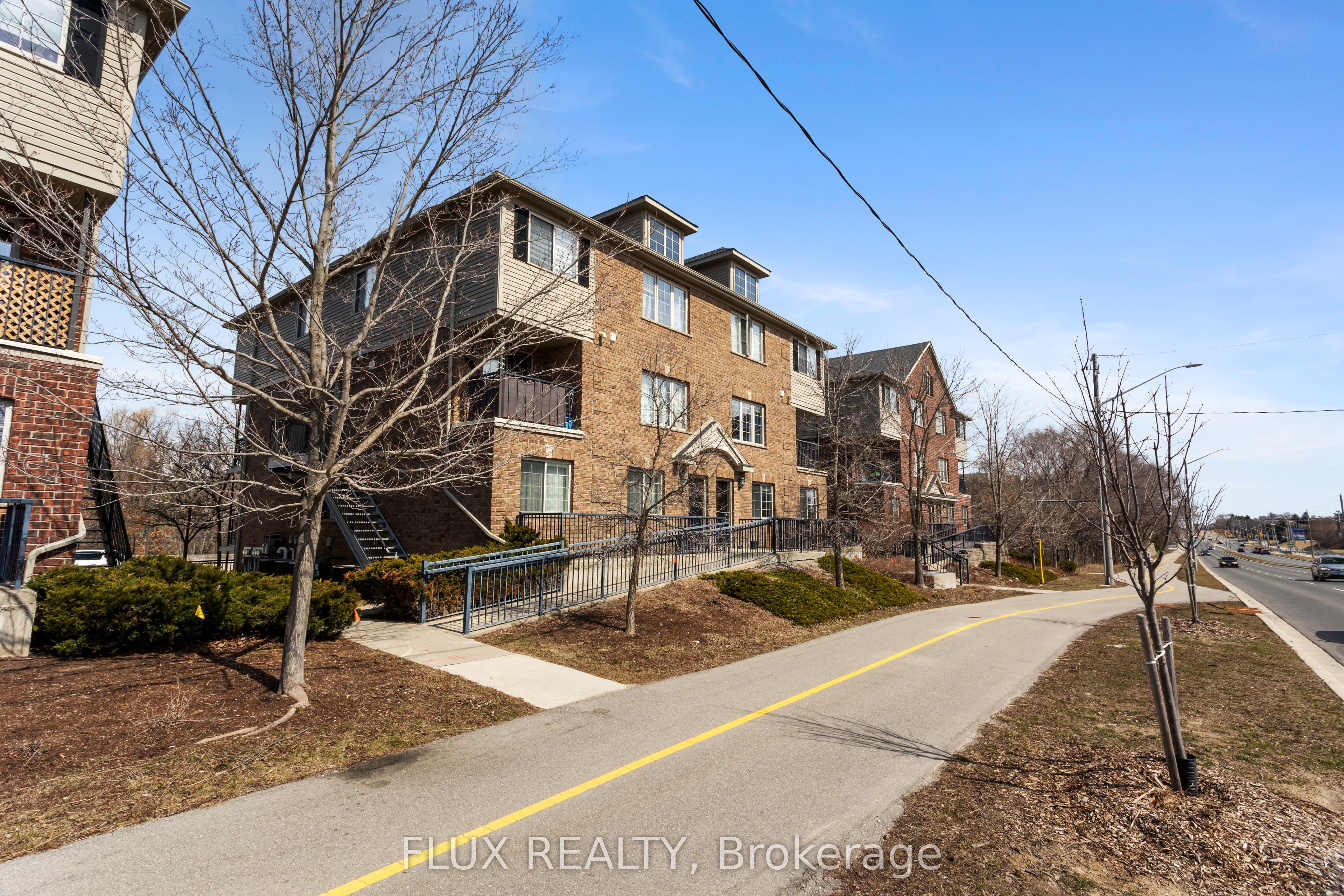 20-950 Highland Road W, Kitchener, ON, N2N 0A5