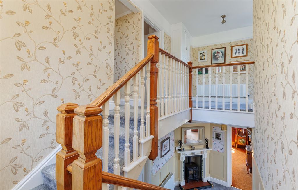 Additional image 21 of 6 bed detached house for saleNewport, Isle Of Wight PO30