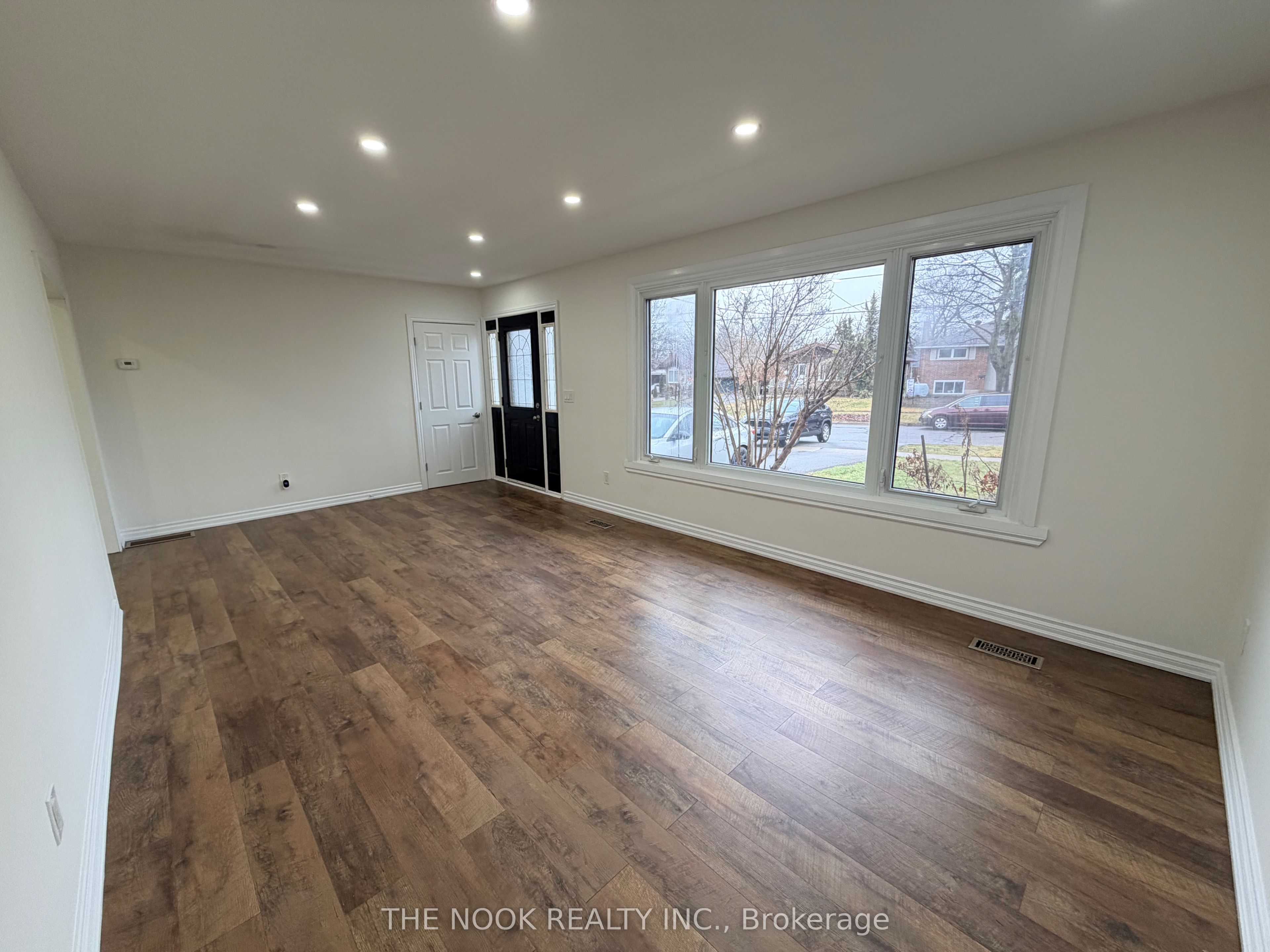 Additional image 2 of 1-860 Florell Drive, Oshawa, ON, L1H 6W1