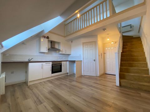 High Park Street, Liverpool L8, Studio to rent