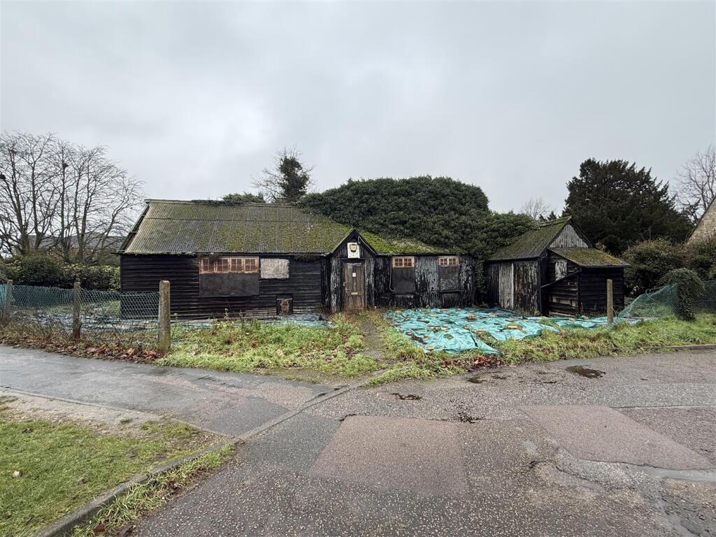 St. Albans Road East, Hatfield