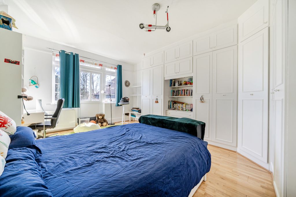 Additional image 16 of 6 bed detached house for saleLyonsdown Avenue, New Barnet EN5