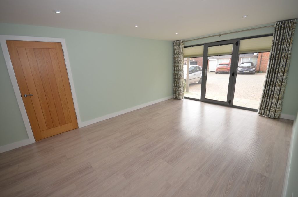 Additional image 3 of 2 bed flat for saleBrown Street, Salisbury, Wiltshire SP1
