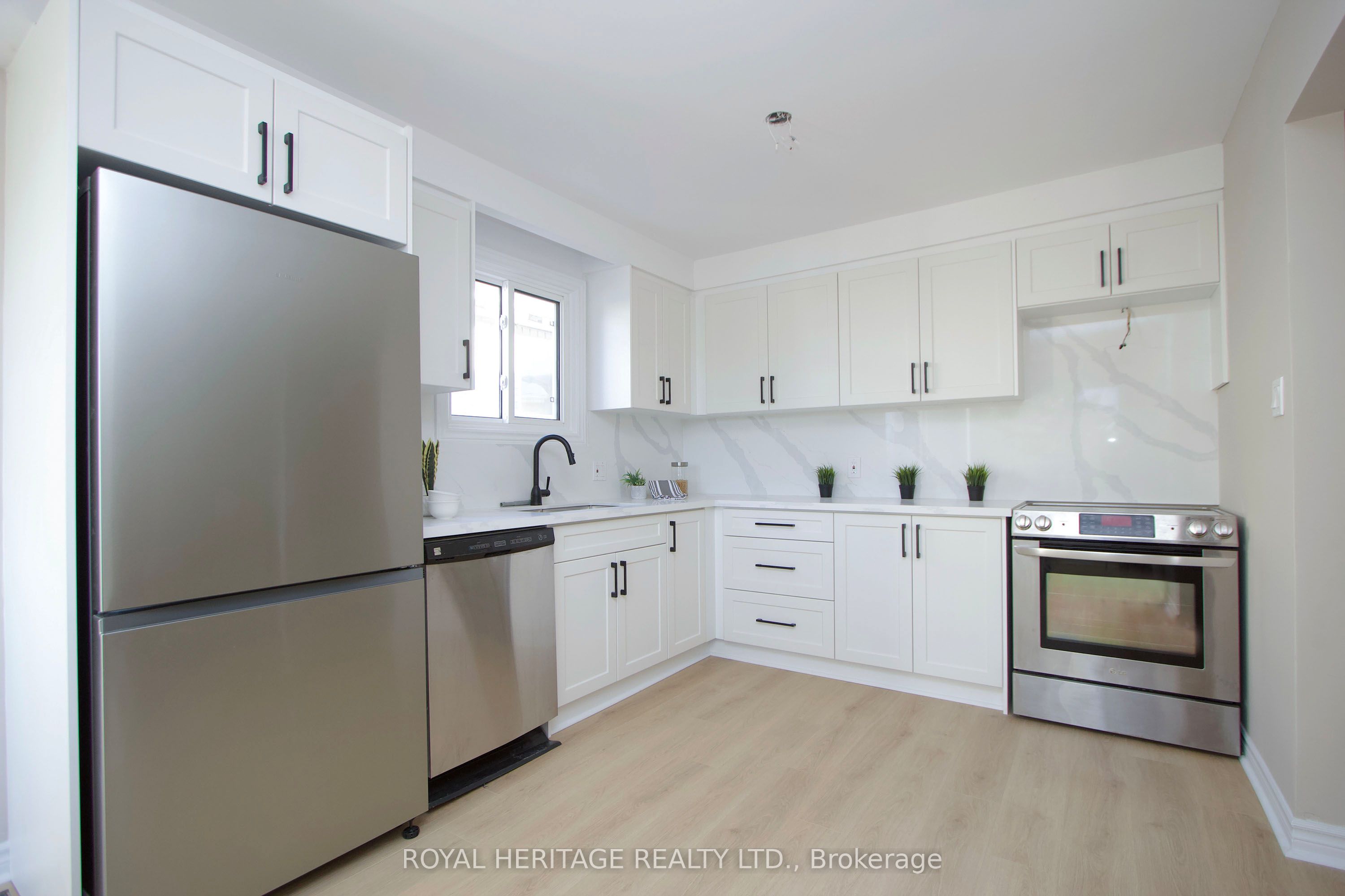 77 Devondale Street, Clarington, ON, L1E 2A1 photo 4