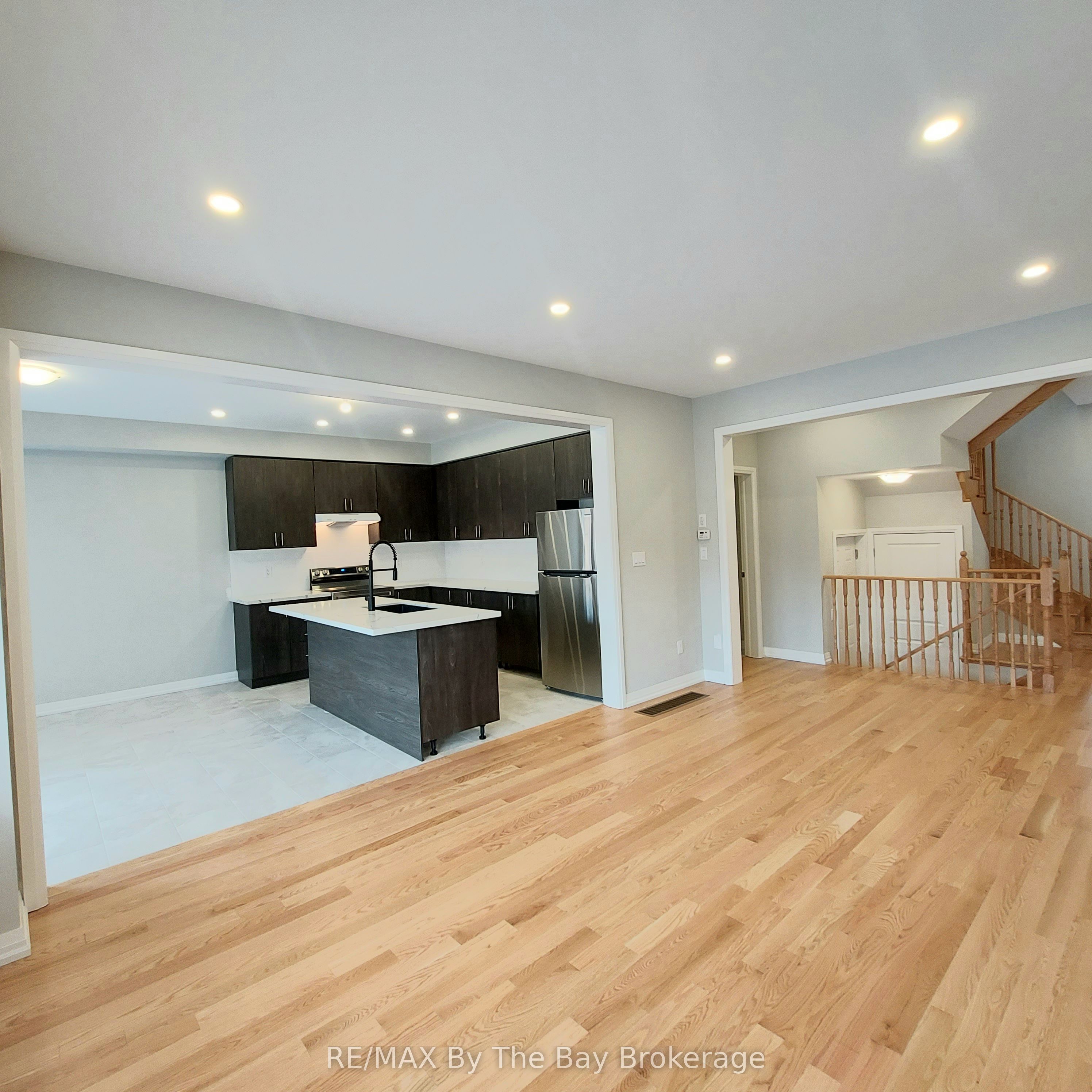 Additional image 5 of 19 Federica Crescent, Wasaga Beach, ON, L9Z 0N5