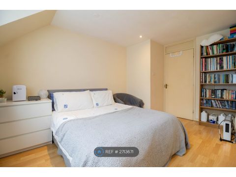 Fawcett Close, London SW11, Room to rent