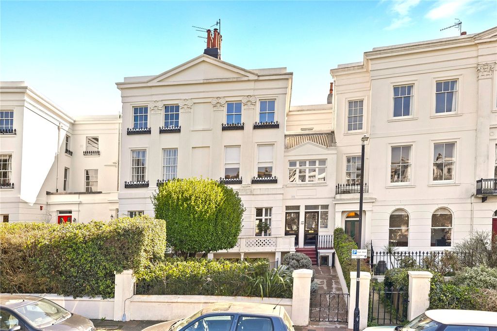 2 bed flat for saleMontpelier Crescent, Brighton, East Sussex BN1 photo 3