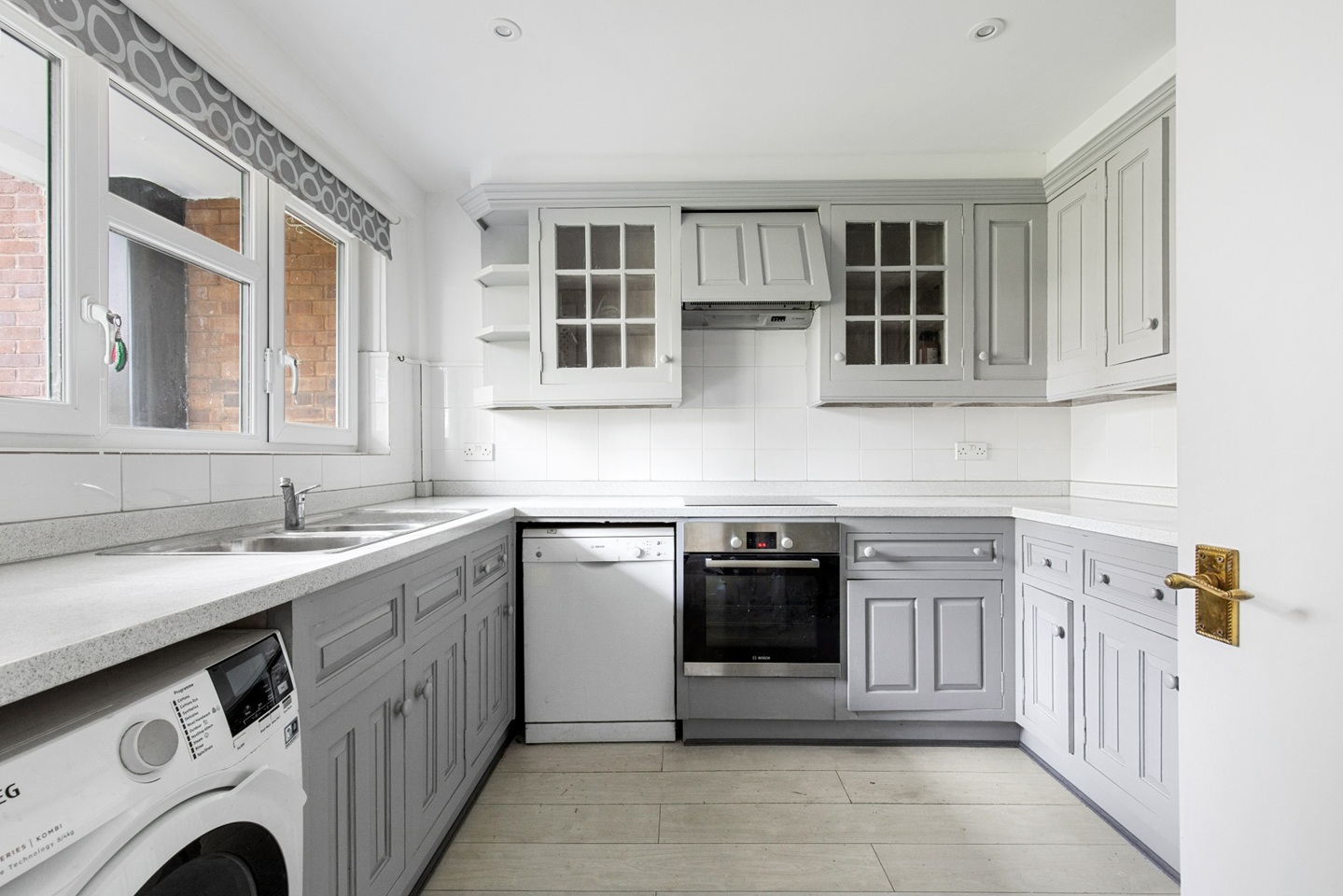 4 Bed Flat, Aveline Street, SE11, N1 7GU photo 2