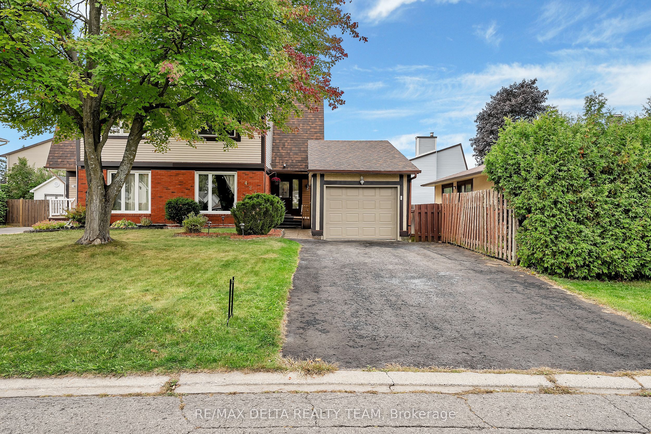 427 Mockingbird Drive, Ottawa, ON, K1E 2A8