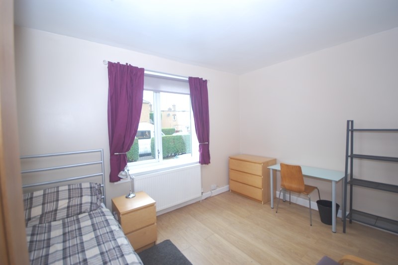 Room in a Shared Flat, Broomhouse St South, EH11, N1 7GU photo 3