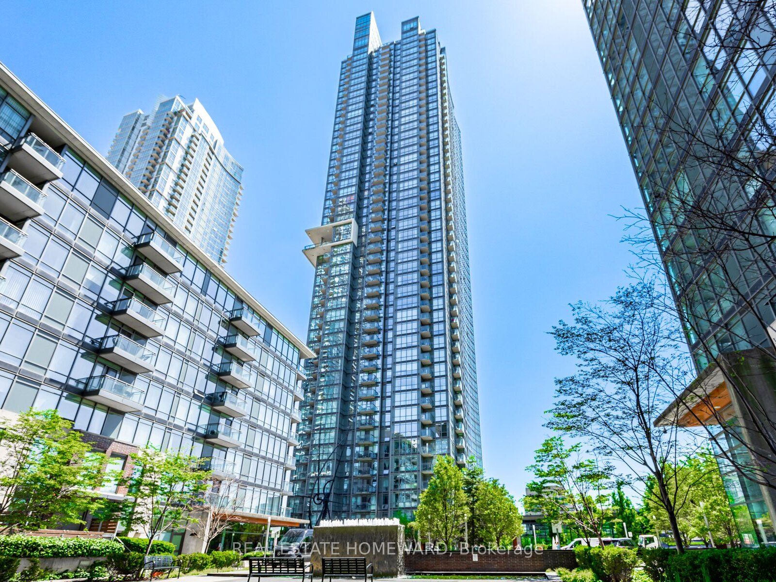 906-11 Brunel Court, Toronto, ON, M5V 3Y3
