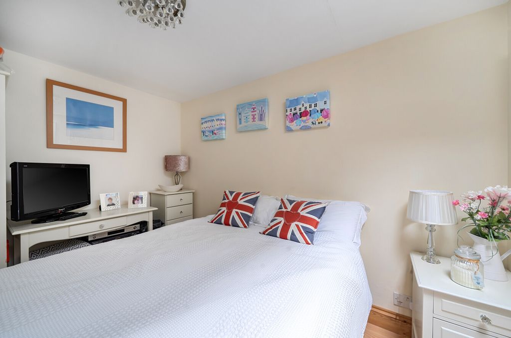 Additional image 12 of 4 bed semi-detached house for saleBinfield Road, Bracknell, Berkshire RG42