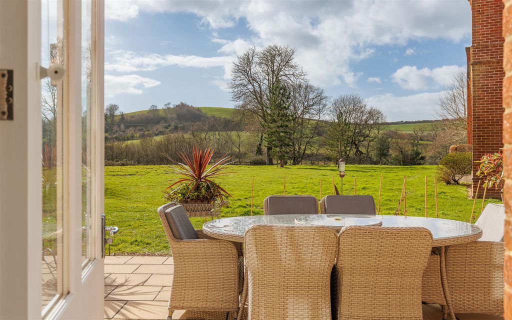 Additional image 2 of 2 bed flat for saleGatcombe, Nr Newport, Isle Of Wight PO30