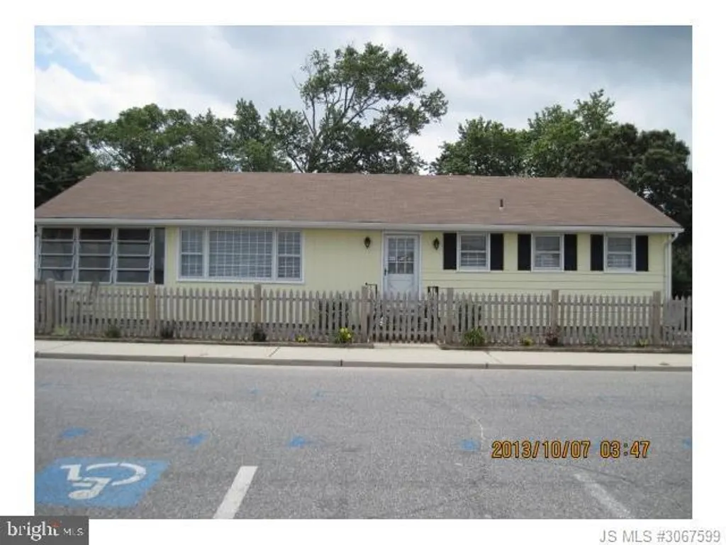 301 Wildwood Ave, Ocean Gate, NJ 08740