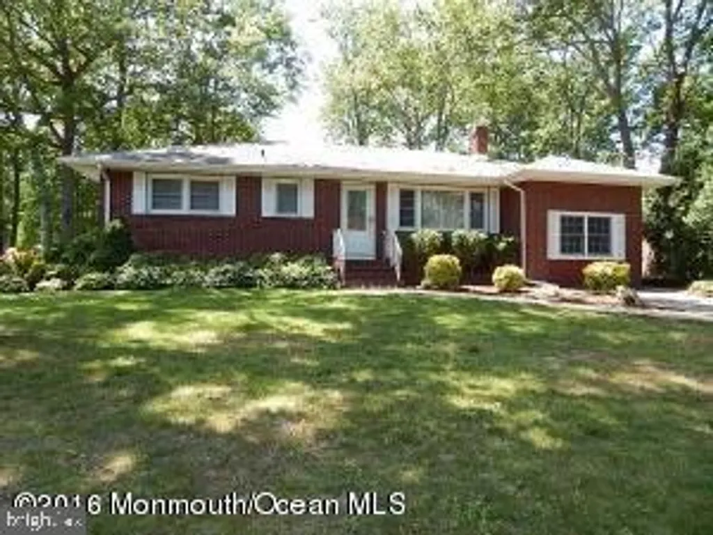 905 New Jersey Avenue, Pine Beach, NJ 08741