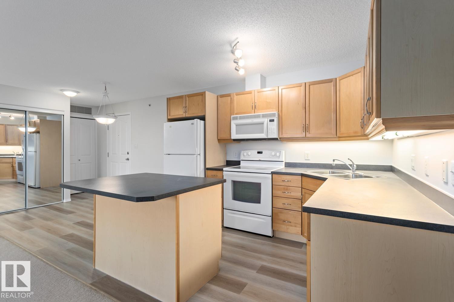 446-16311 95 Street NW, Edmonton, AB, T5Z3Y5