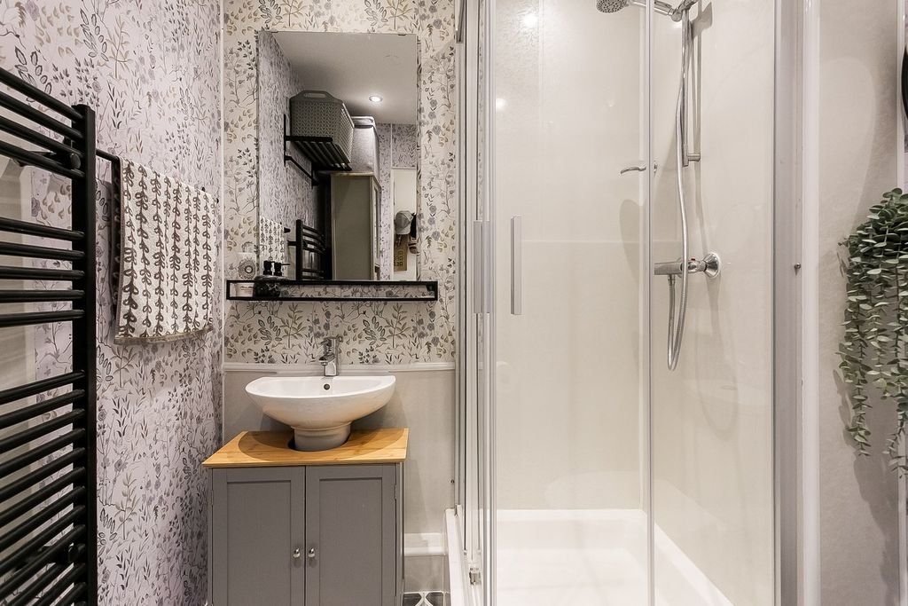 Additional image 11 of 1 bed flat for saleLaichpark Place, Edinburgh EH14