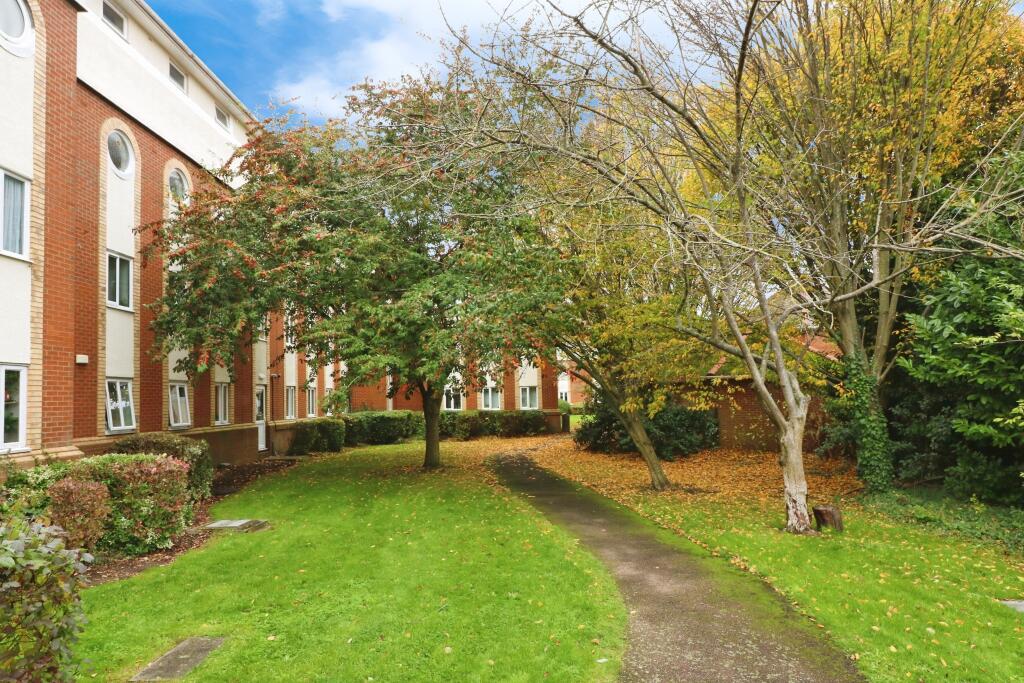 Additional image 7 of Walsingham Close, Hatfield, AL10