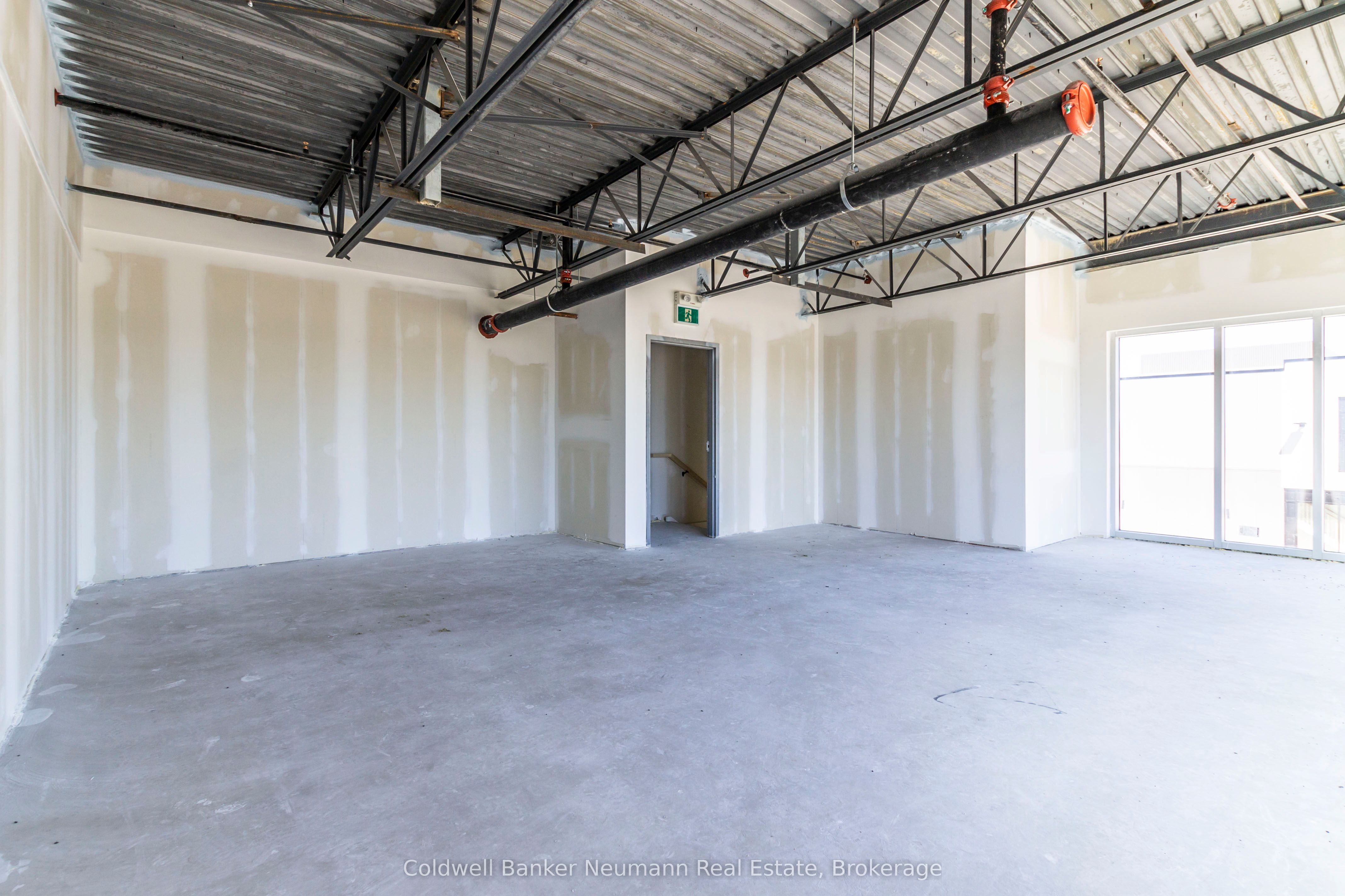 Additional image 4 of 23 UPPER-587 Hanlon Creek Boulevard, Guelph, ON, N1C 0A1