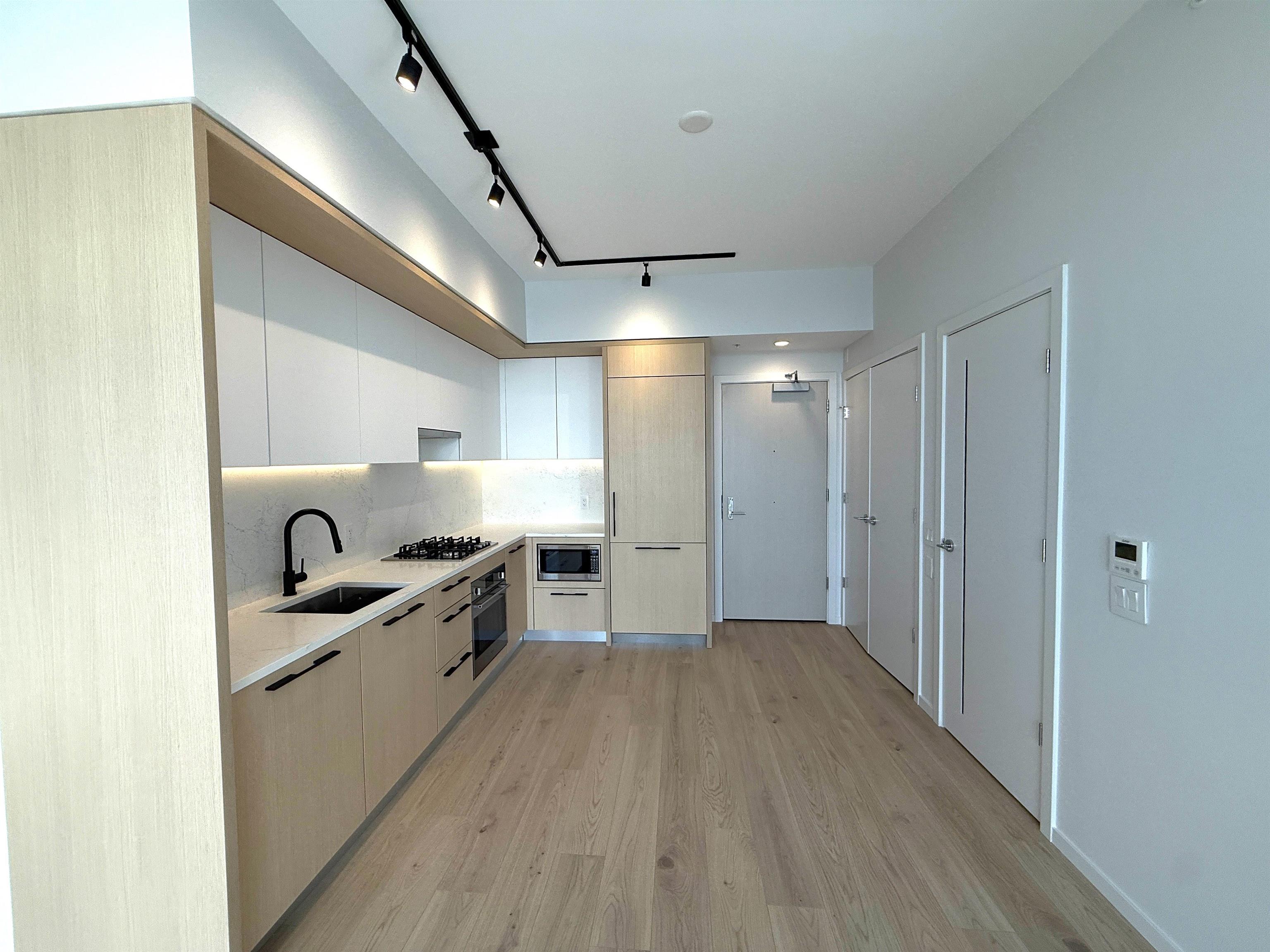 Additional image 3 of 5XX-2729 Kingsway , Vancouver, BC, V5R 0M6
