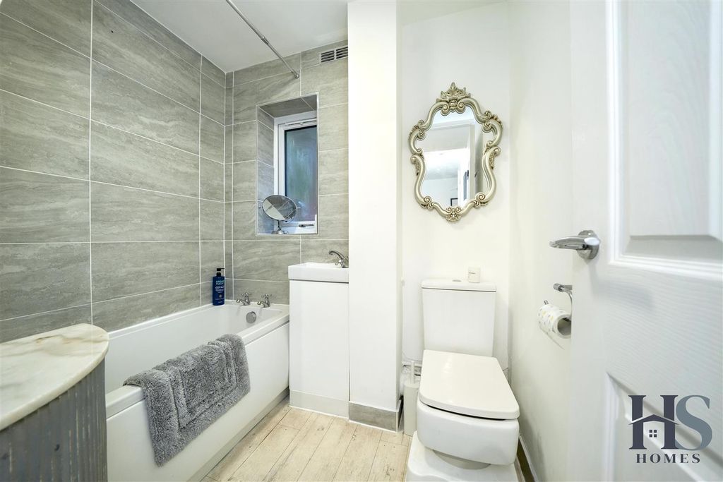 Additional image 9 of 2 bed flat for saleBadgers Bank Road, Sutton Coldfield B74