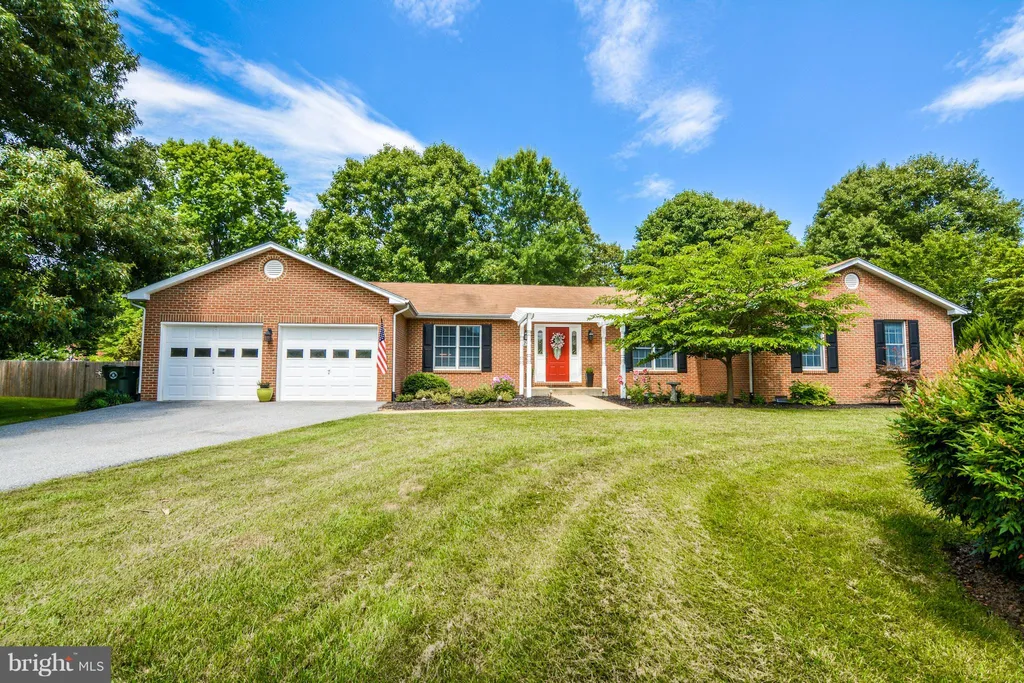 24 Bobwhite Court, La Plata, MD 20646
