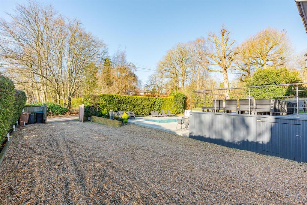 Additional image 29 of Canonsfield Road, Welwyn