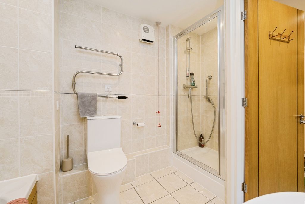 Additional image 9 of 2 bed flat for saleWhite Hart Lane, Romford RM7