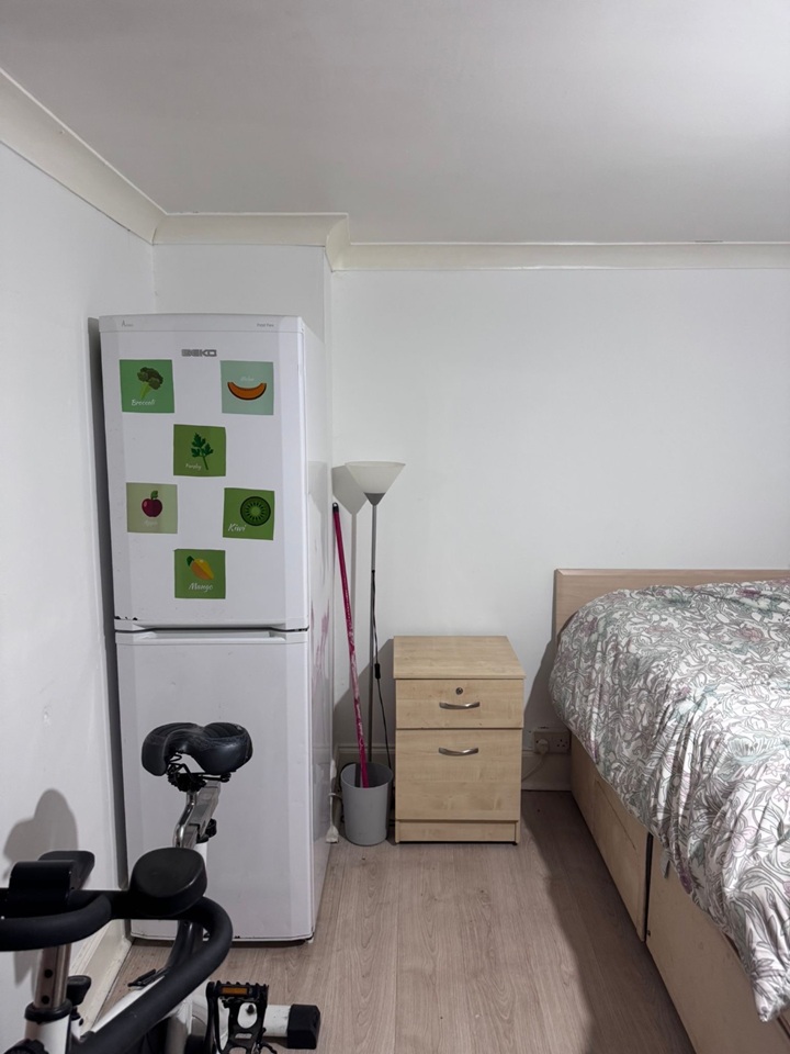 Studio Flat, Basement Studio, LS12, N1 7GU photo 4
