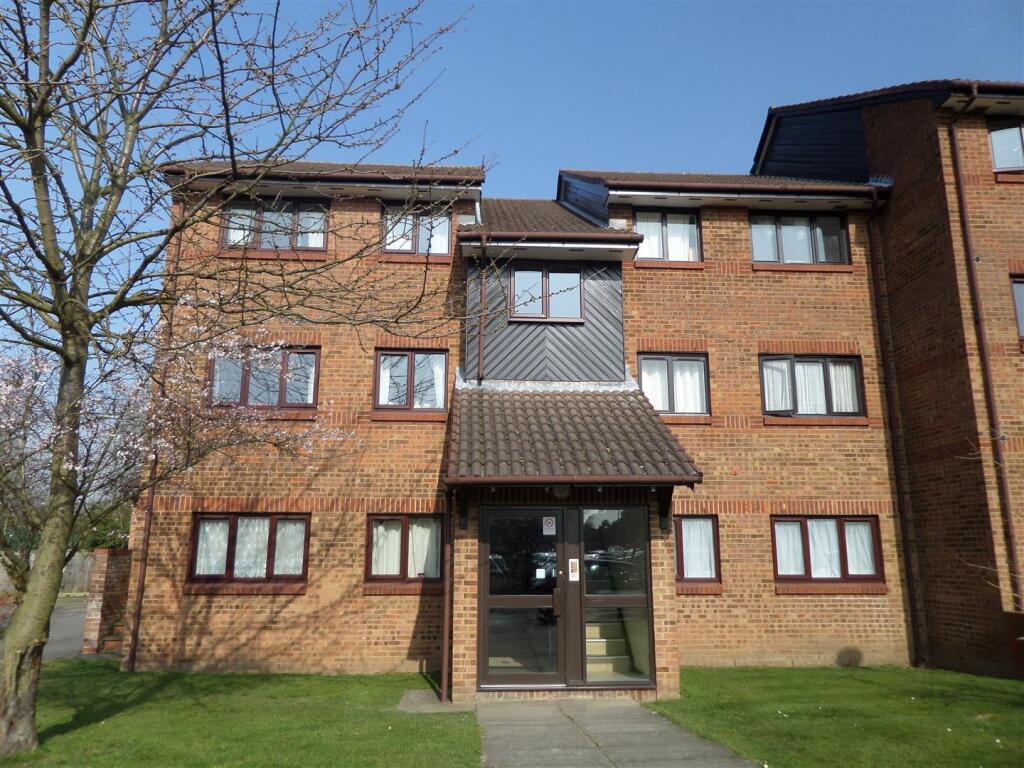 Tudor Close, Hatfield