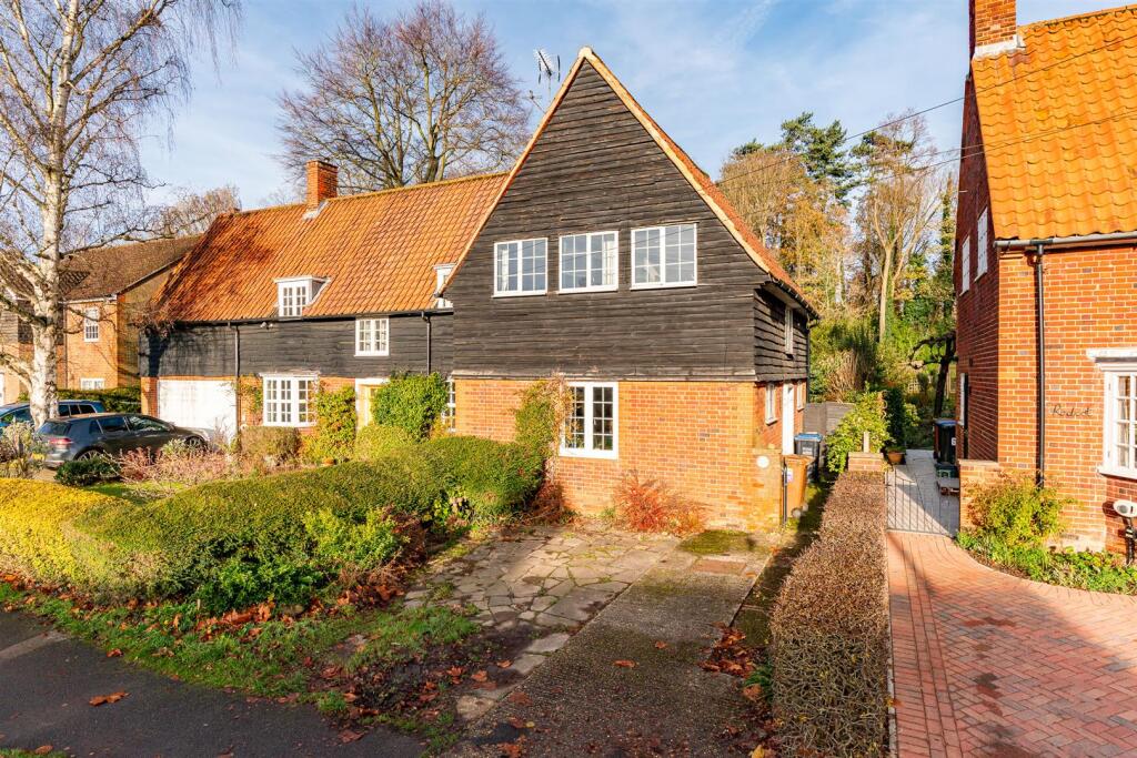 Bridge Road, Welwyn Garden City