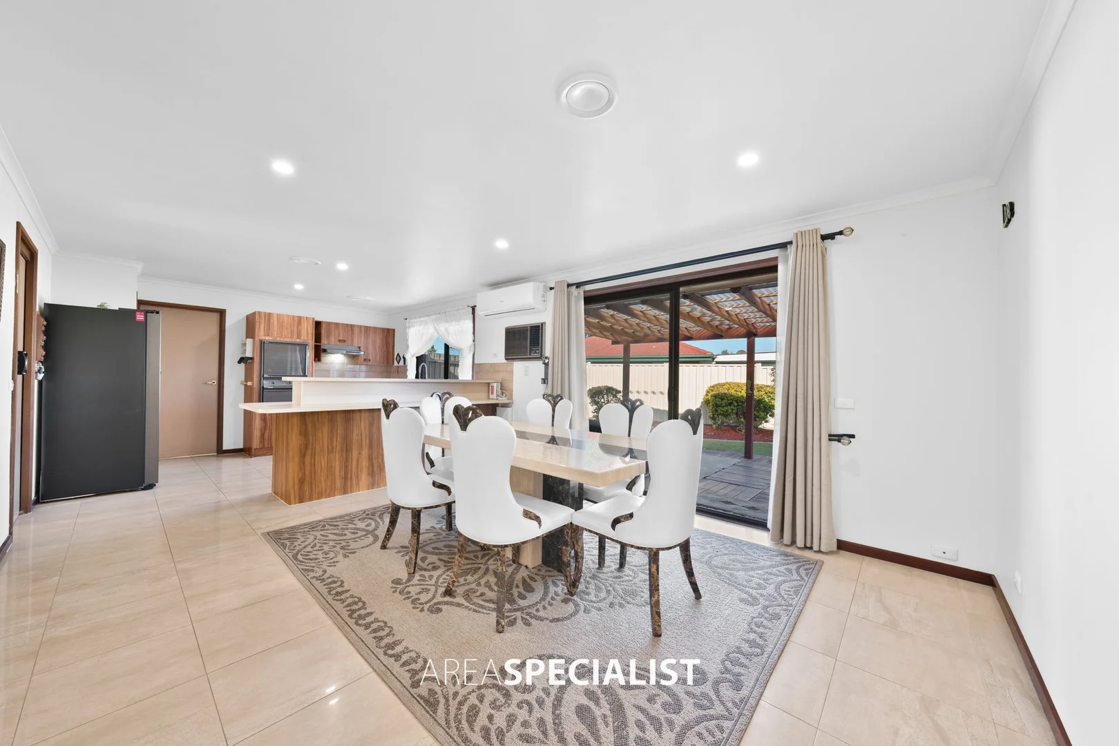 29 Strafford Avenue, Cranbourne VIC 3977 photo 5