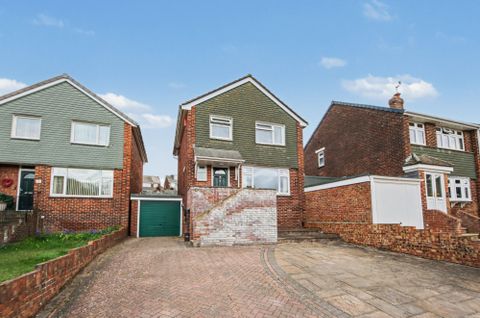 Banbury Avenue, Sholing SO19