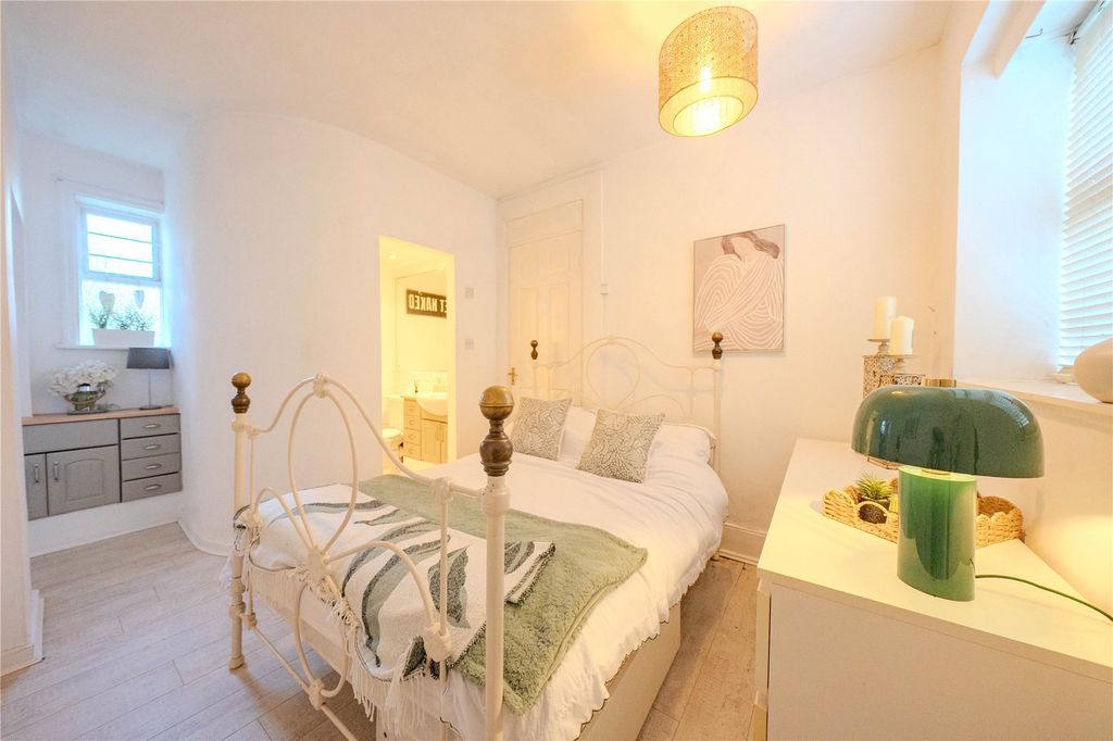 Additional image 14 of 3 bed flat for saleOaklea Hall Close, Adel, Leeds, West Yorkshire LS16