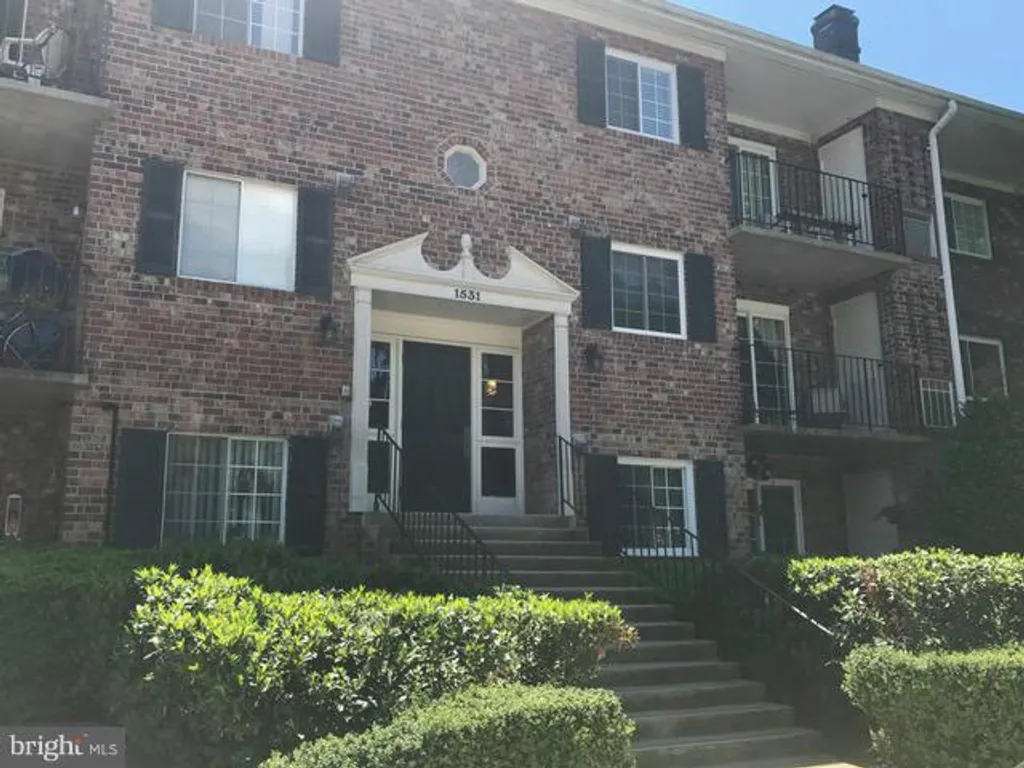 1531 Colonial Drive Unit 204, Woodbridge, VA 22192