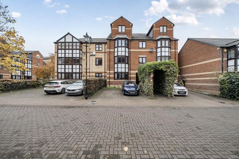Town Centre, Berkshire RG1