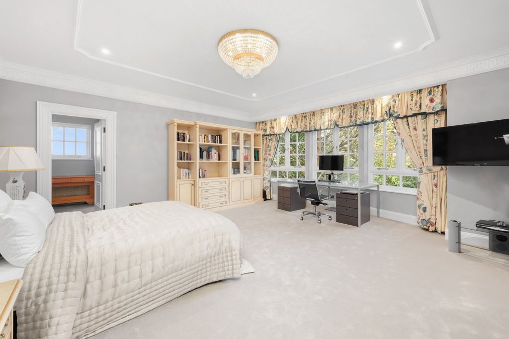 Additional image 13 of 8 bed detached house for saleByron Drive, London N2