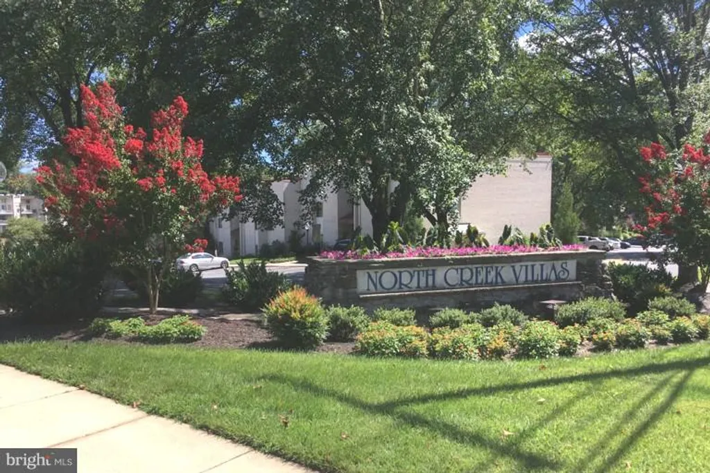14418 Parkvale Road Unit 4, Rockville, MD 20853