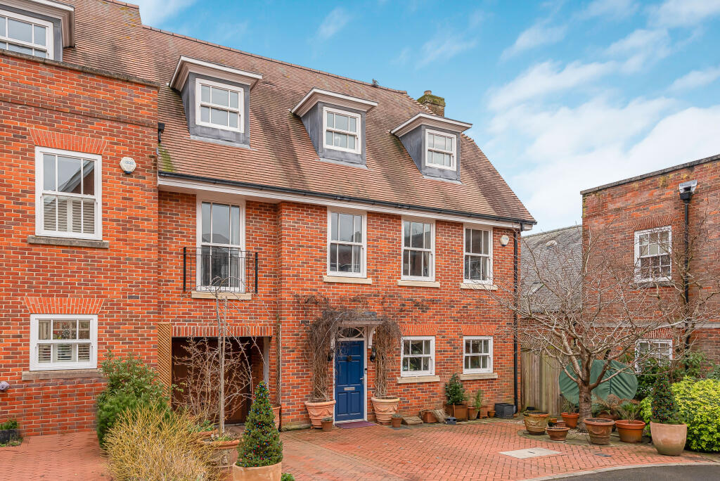 Additional image 19 of Miller Close, Redbourn, AL3