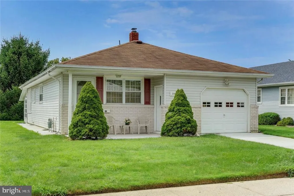 219 Fort De France Avenue, Toms River, NJ 08757