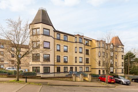 43/3 West Bryson Road, Harrison Park Apartments, Polwarth, Edinburgh EH11