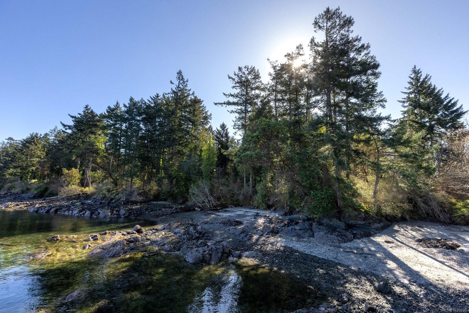 2218 Dolphin Road, North Saanich, BC, V8L 5Y7