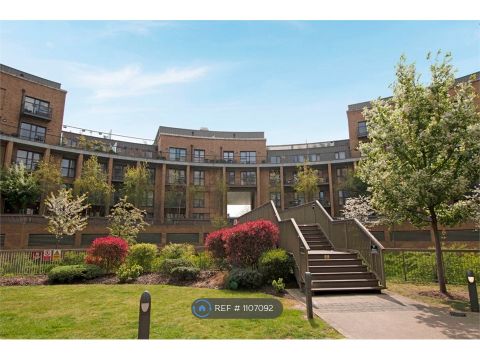 Royal Court, Croydon CR0