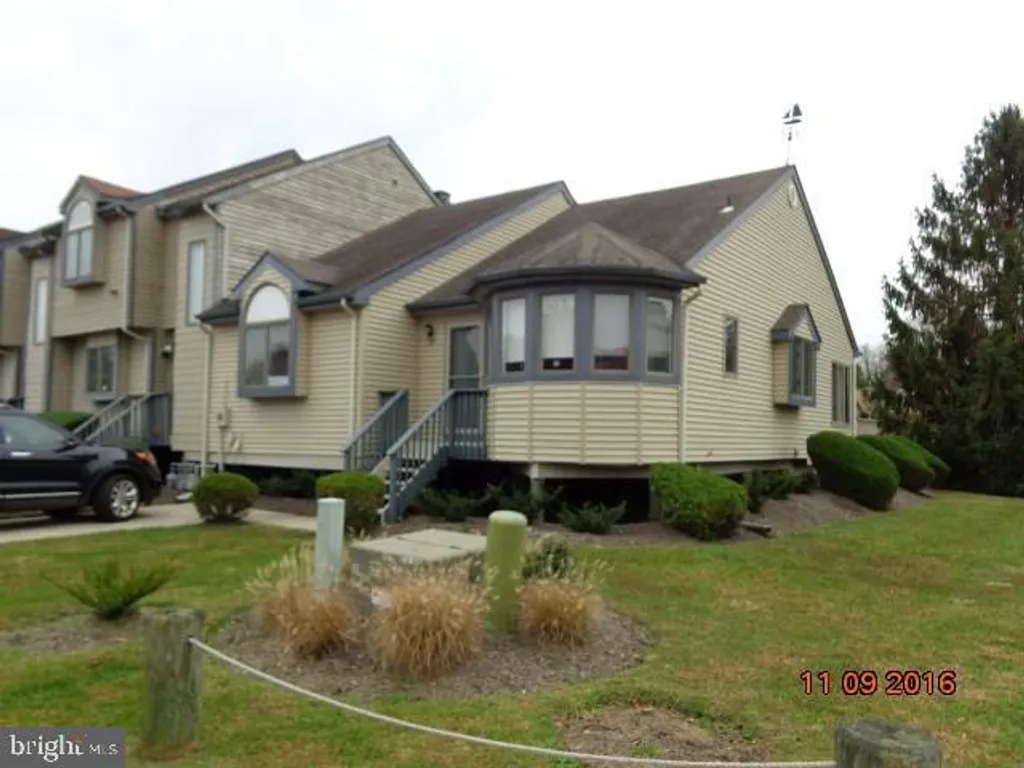 18 Oakland Bay Court, Tuckerton, NJ 08087