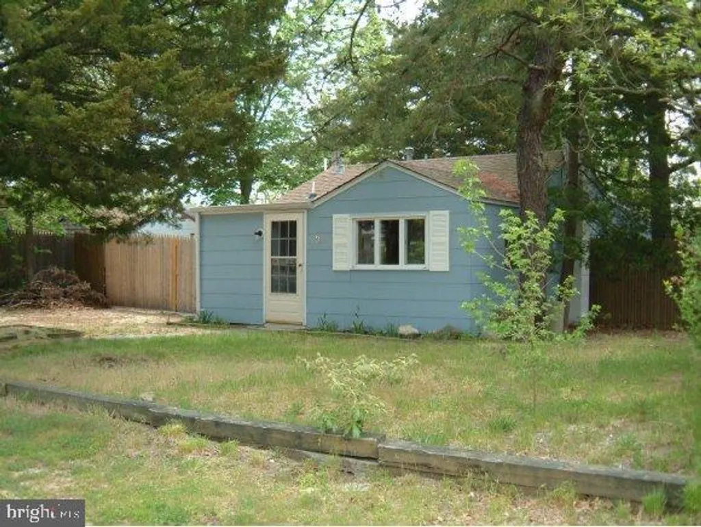 3 Walnut Street, Waretown, NJ 08758