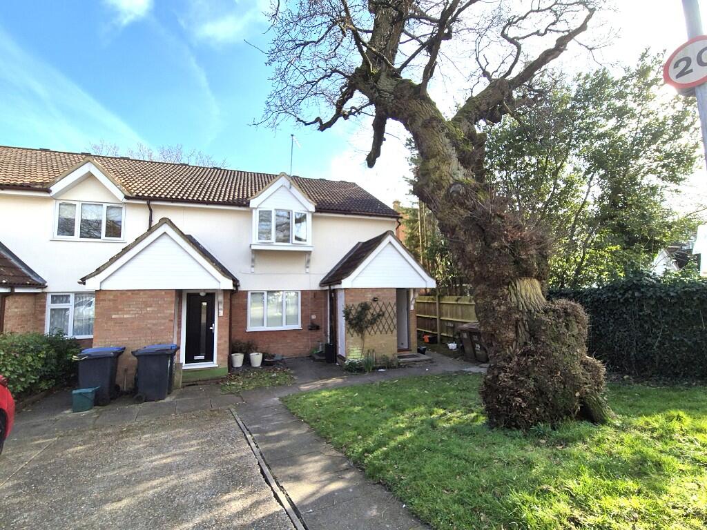 Five Oaks, Sandifield, Hatfield, Hertfordshire, AL10